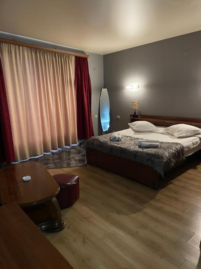 Hotel Era Tbilisi Exteriör bild